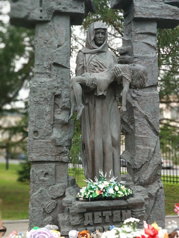 Памятник жертвам беслана